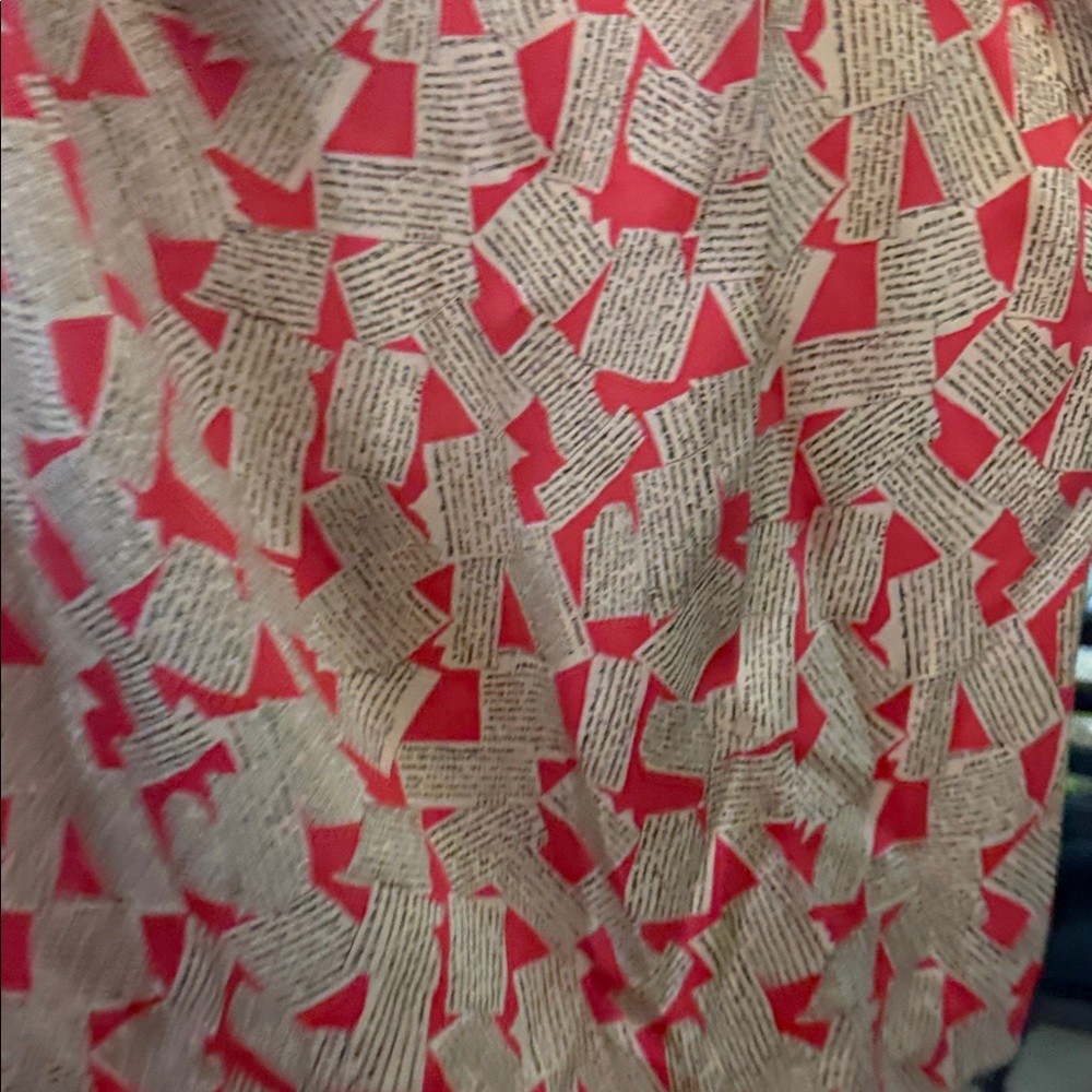 Nicole Miller Red and Cream Textured Blouse 100 silk made in Korea - Picture 12 of 12